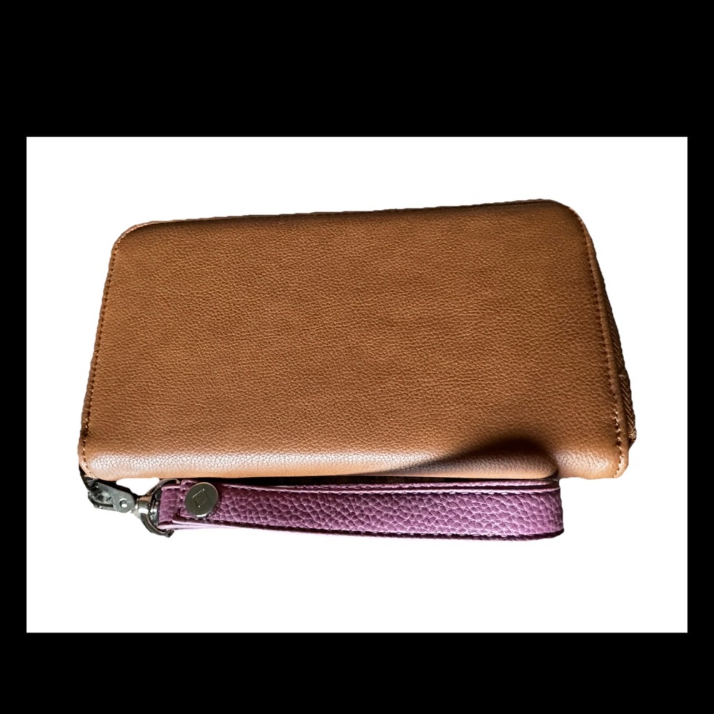 Thirty One 31 All about the Benjamins Lg Wallet Crushed Tan Rose Wristlet Strap